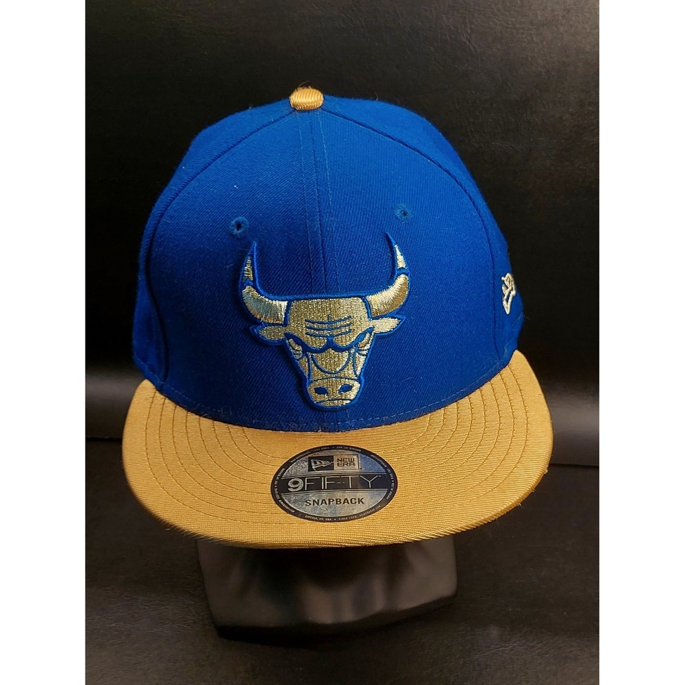 New Era 9FIFTY Chicago Bulls NBA Snapback Hat Cap Blue Beige Silver Logo